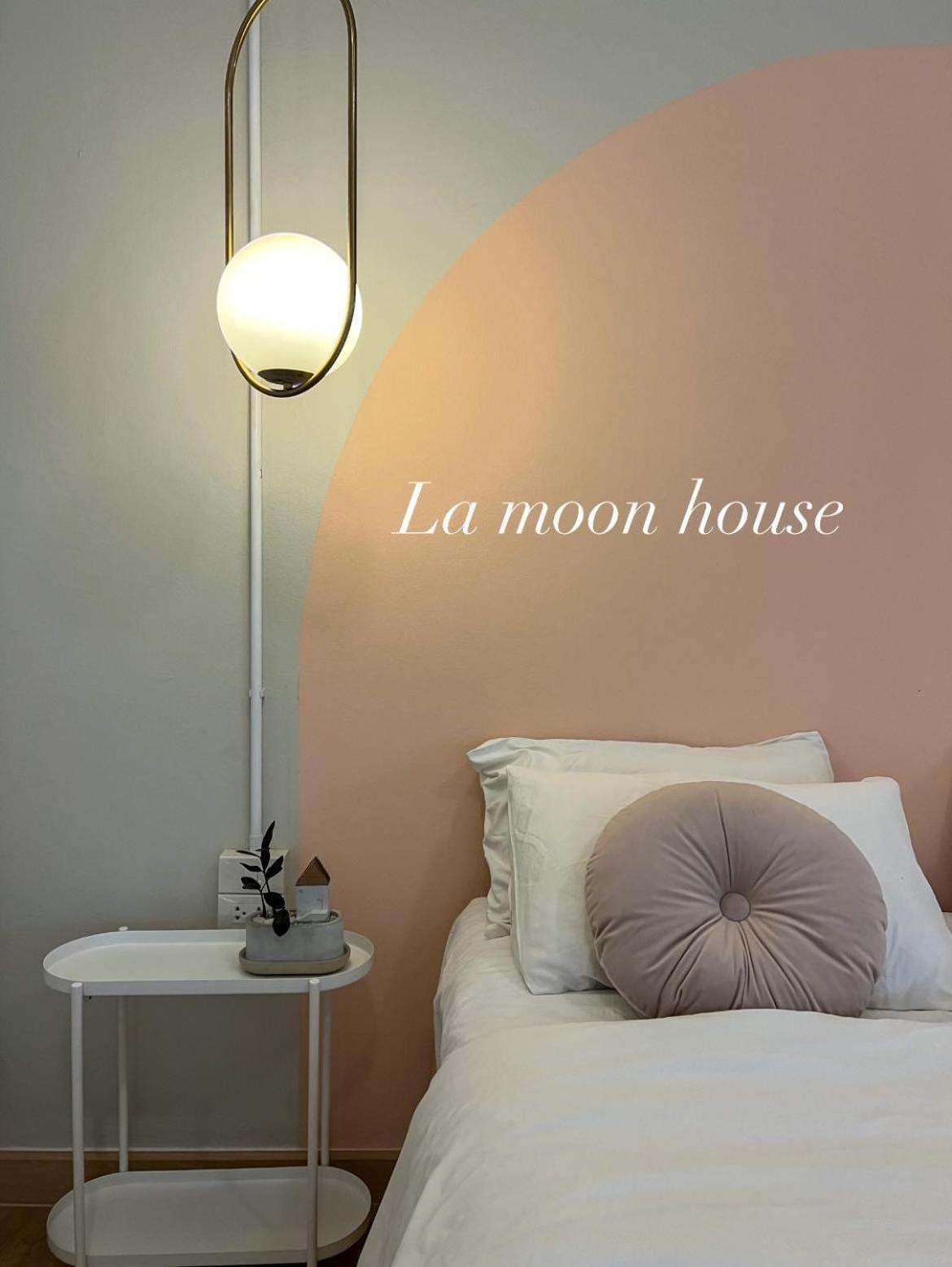 La Moon House Hotel Salaya Exterior foto